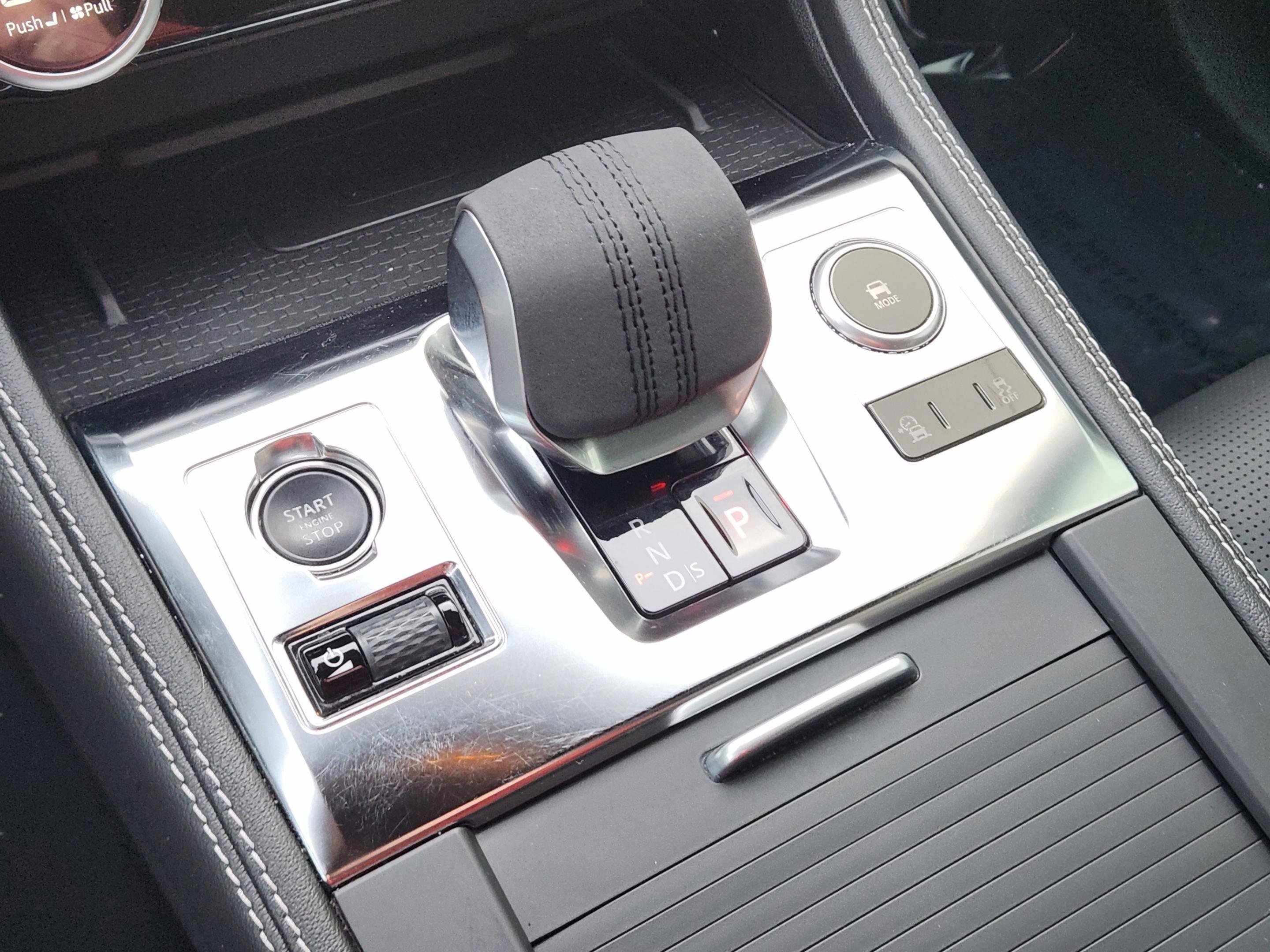 Certified 2024 Jaguar F-PACE R-Dynamic S image 16