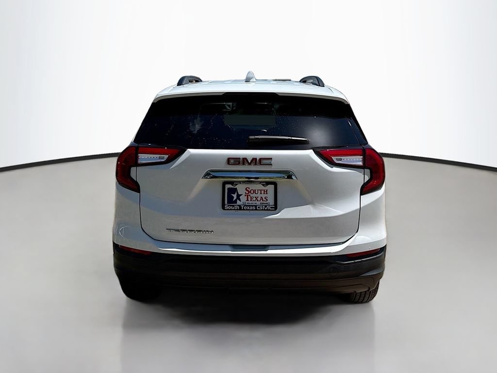 Used 2023 GMC Terrain SLE w/ Driver Convenience Package FWD image 6