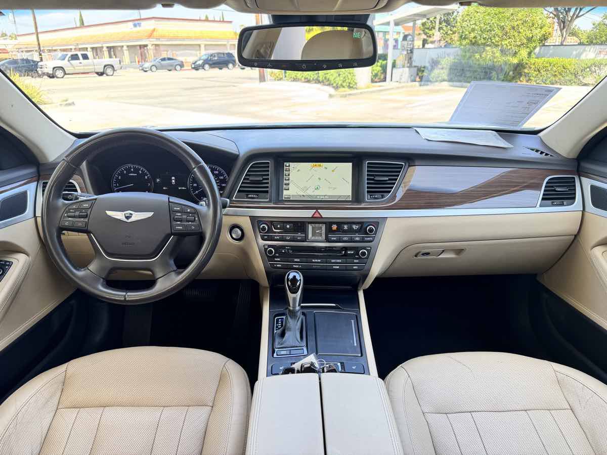 Used 2015 Hyundai Genesis 3.8 RWD image 30