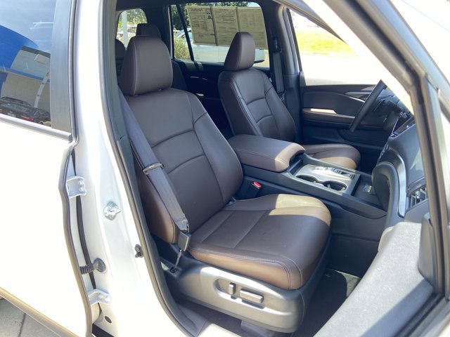 Used 2025 Honda Passport EX-L image 23