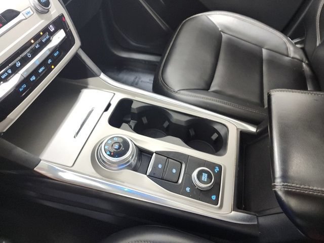Used 2021 Ford Explorer XLT w/ Equipment Group 202A AWD/4WD image 33