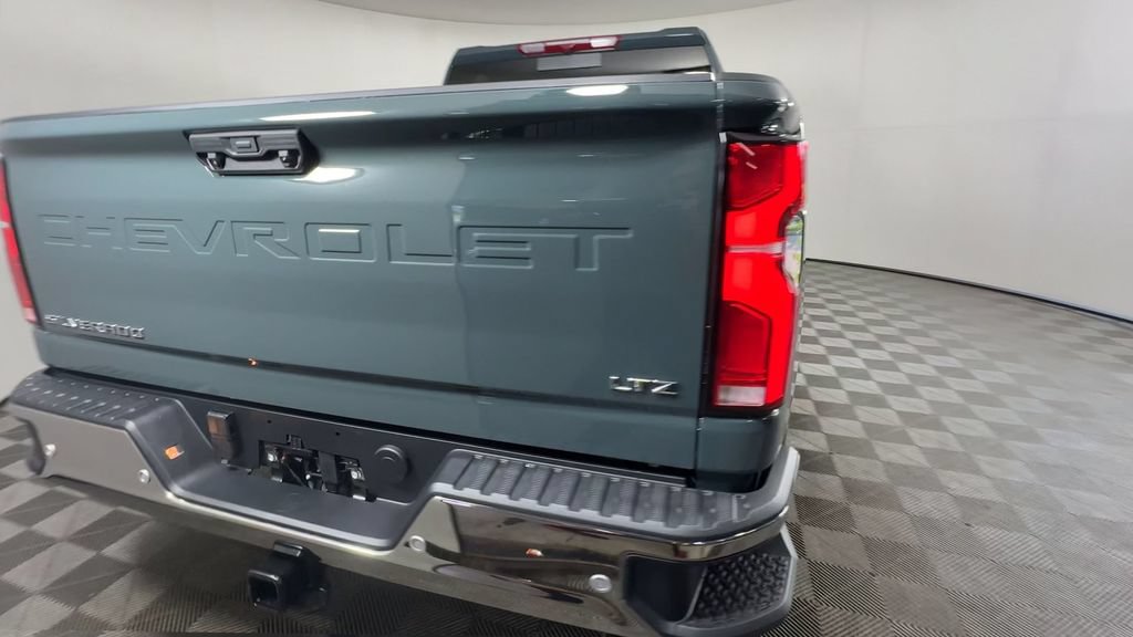 New 2026 Chevrolet Silverado 2500 LTZ w/ LTZ Convenience Package AWD/4WD image 9