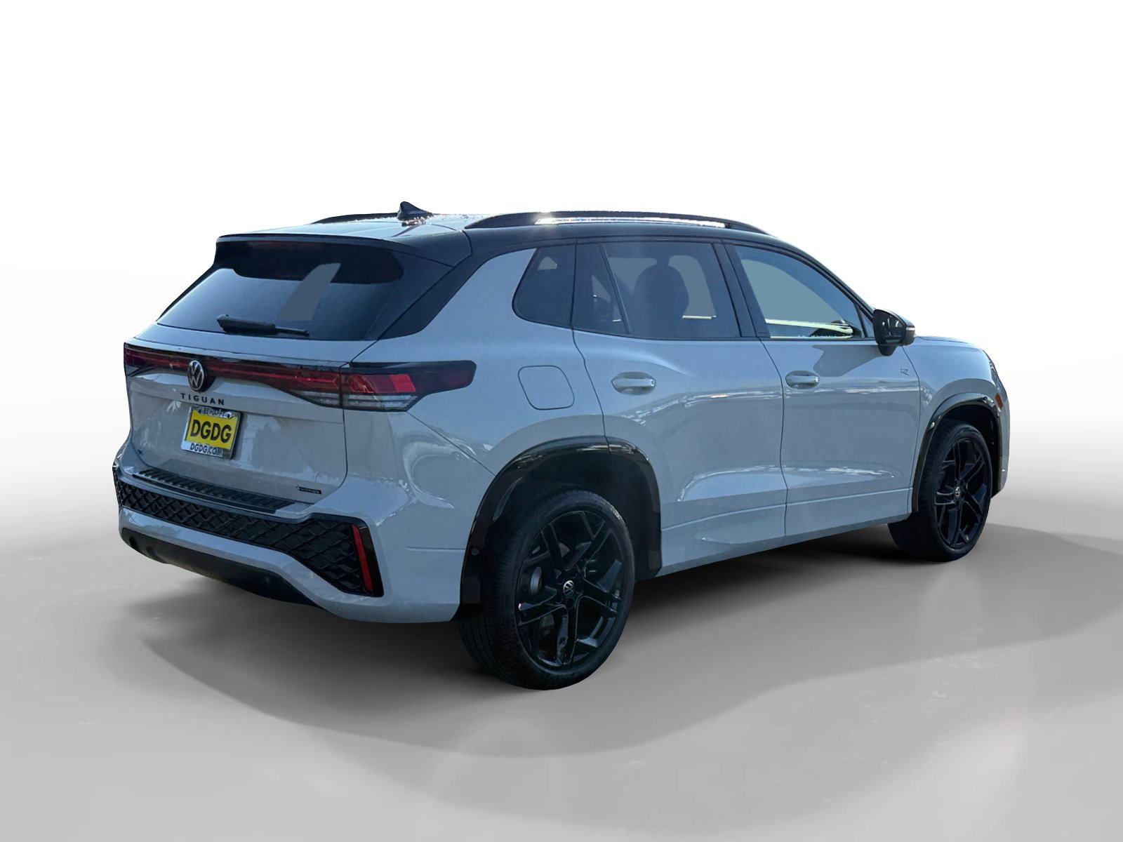 New 2026 Volkswagen Tiguan SE R-Line image 5