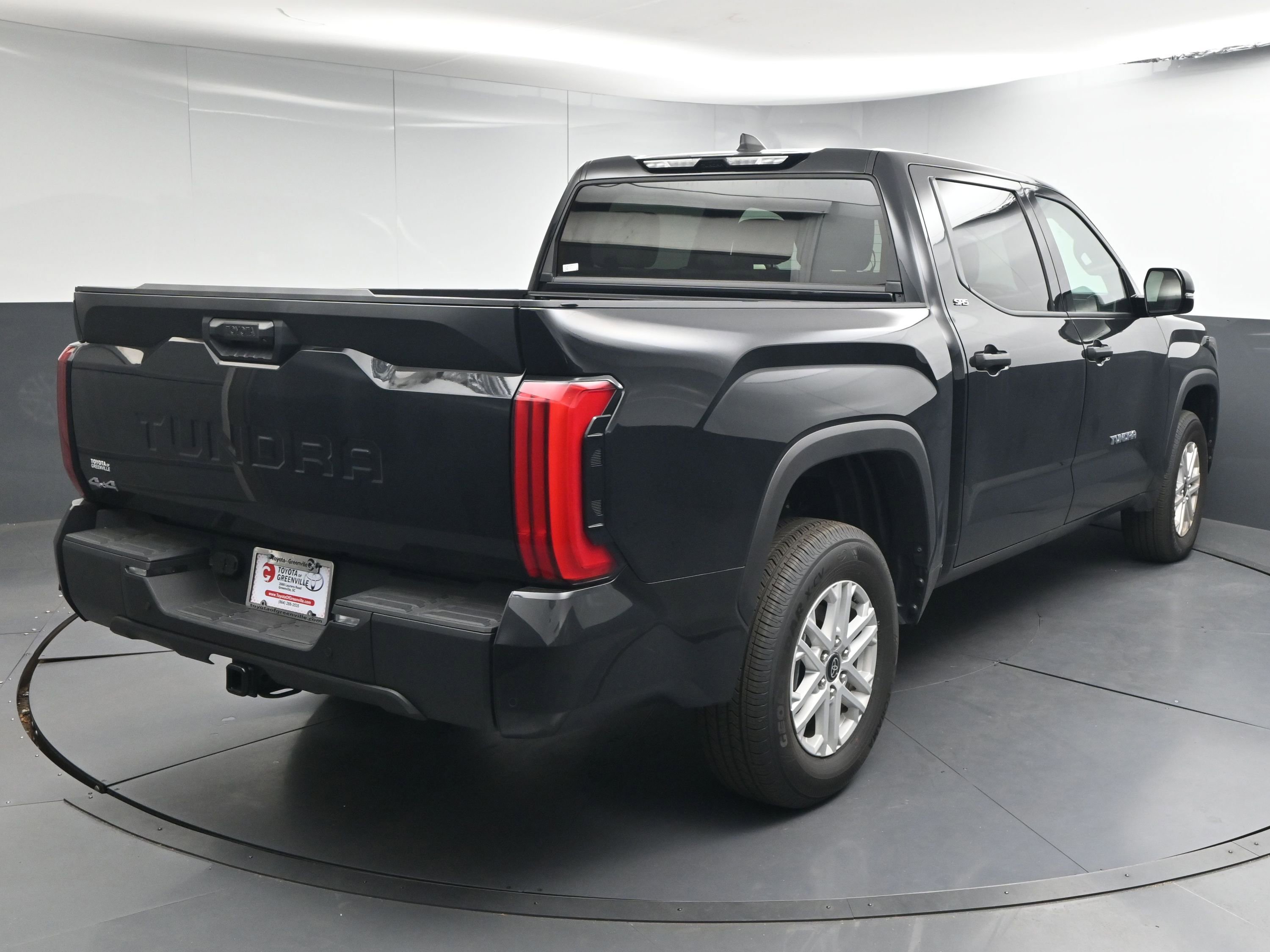 Used 2025 Toyota Tundra SR5 w/ SR5 Convenience Package image 8