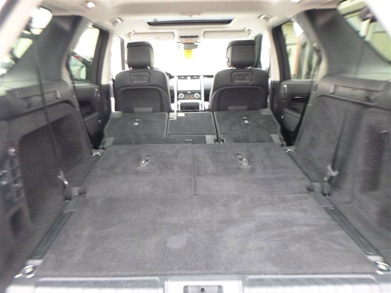 Used 2024 Land Rover Discovery S image 23