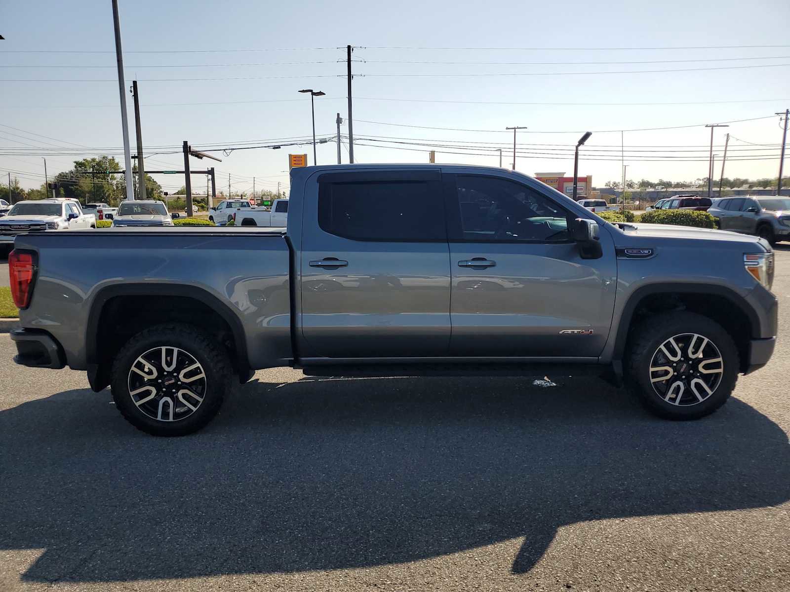 Certified 2022 GMC Sierra 1500 AT4 w/ AT4 Premium Package AWD/4WD image 7