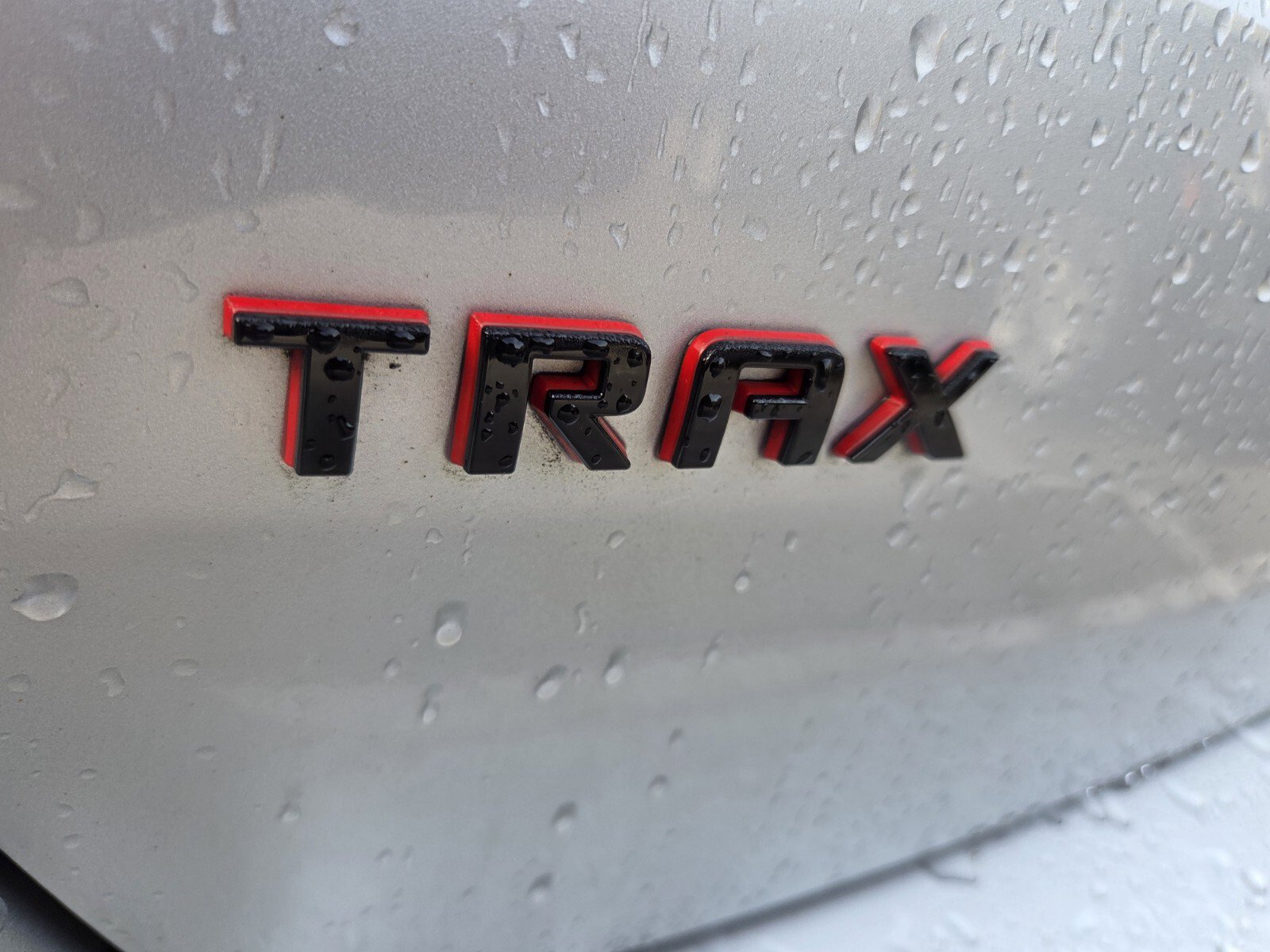 Used 2020 Chevrolet Trax LT w/ Sun & Sound Package FWD image 4