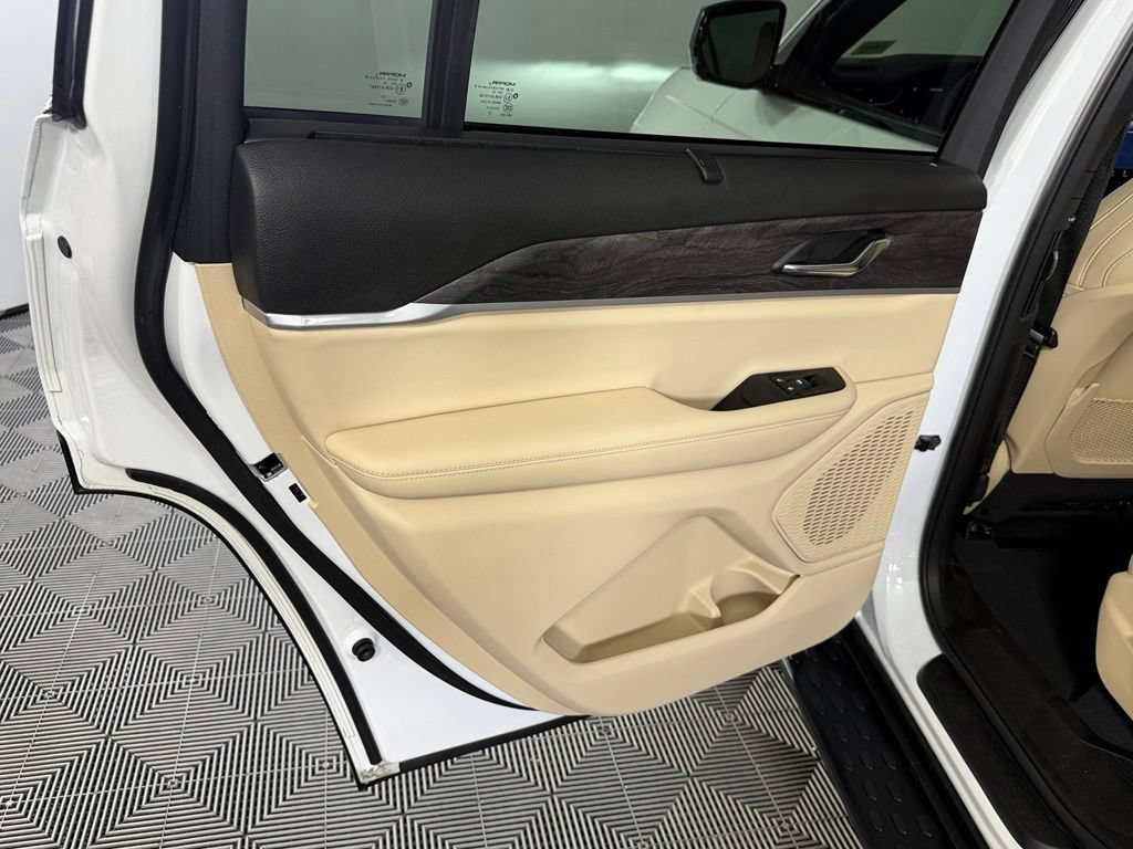 Certified 2025 Jeep Grand Cherokee L Limited w/ Luxury Tech Group II RWD image 26