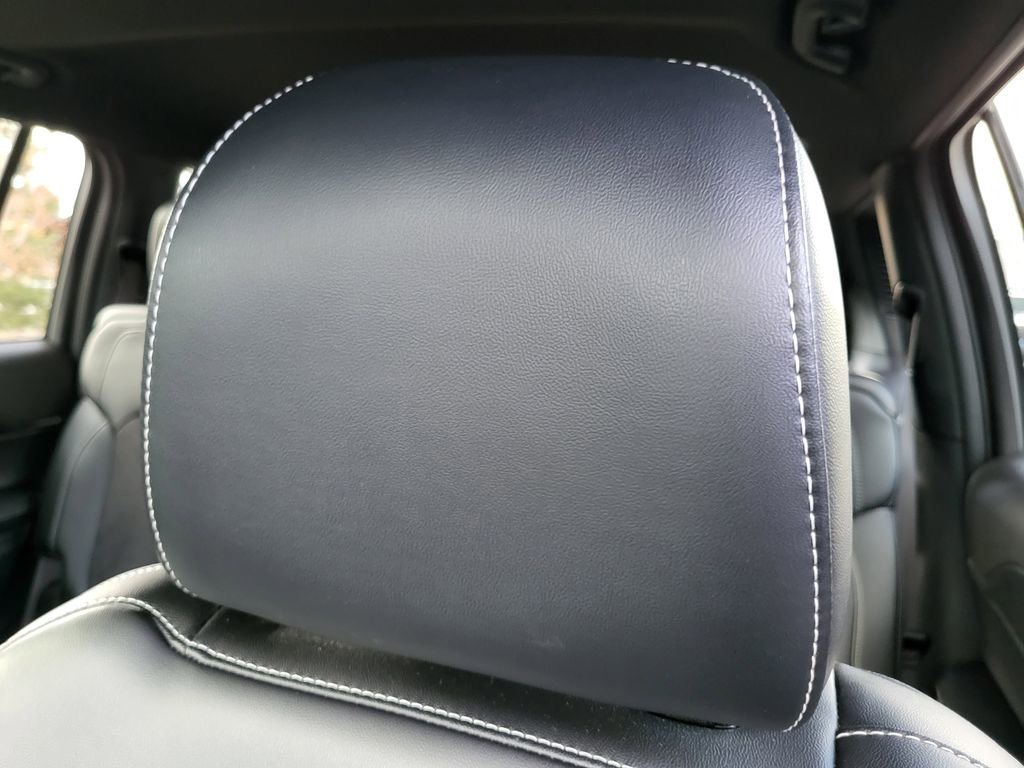 Used 2025 Jeep Grand Cherokee L Altitude image 16