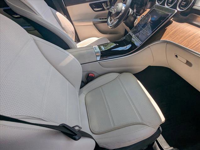 Used 2023 Mercedes-Benz GLC 300 4MATIC image 17