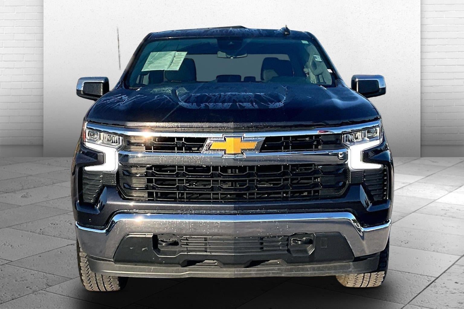 Used 2024 Chevrolet Silverado 1500 LT AWD/4WD image 2