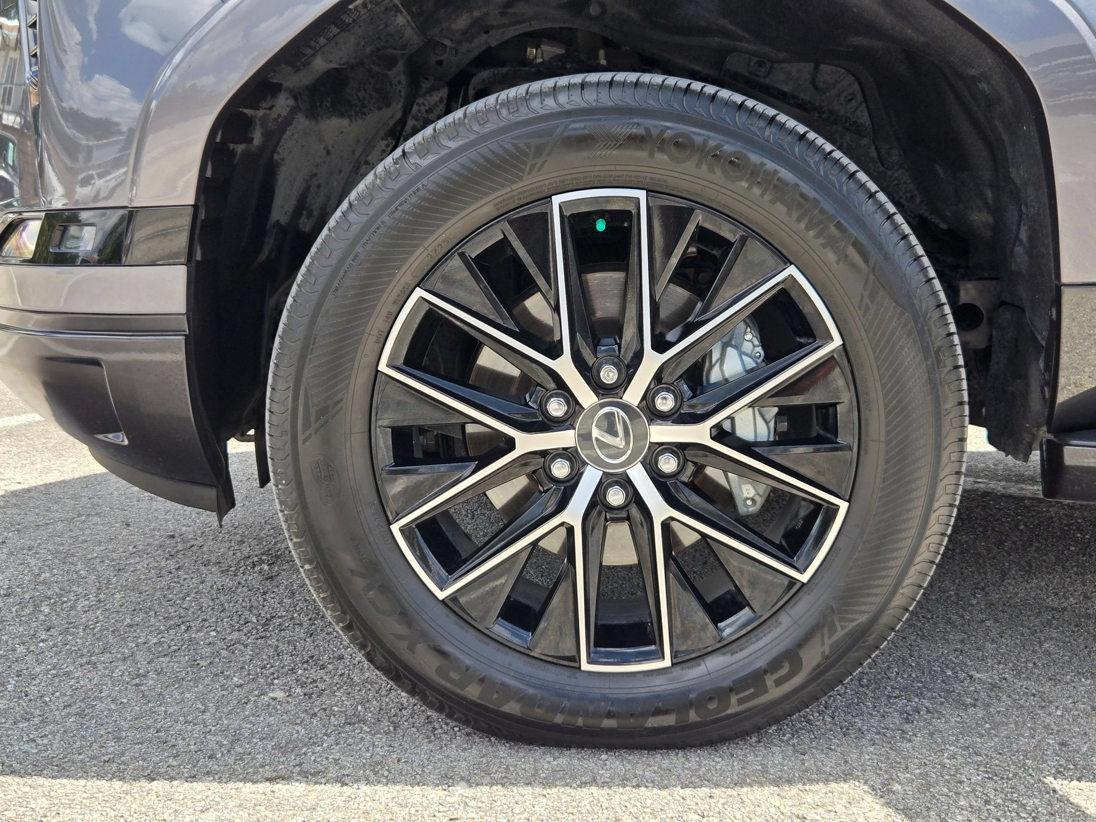 Used 2025 Lexus GX 550 w/ Cold Area Package AWD/4WD image 31