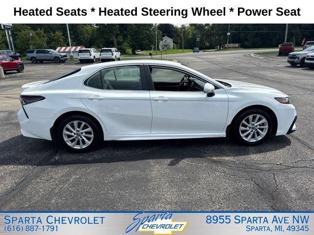 Used 2024 Toyota Camry SE FWD image 2