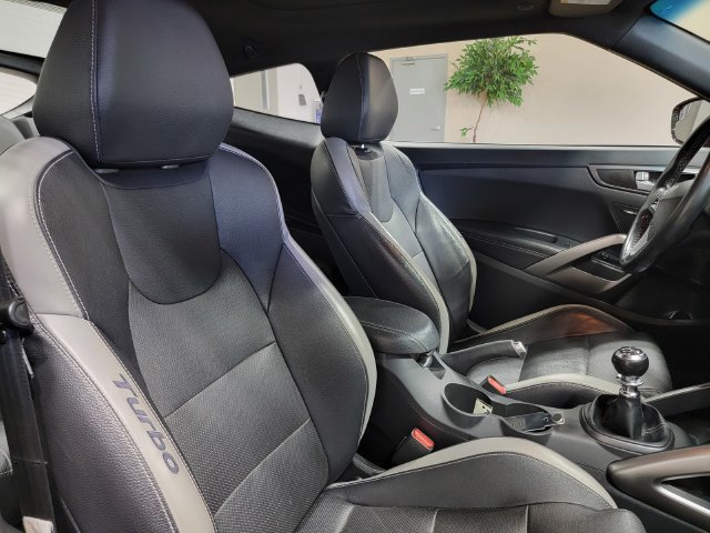 Used 2016 Hyundai Veloster Turbo w/ Option Group 04 FWD image 15