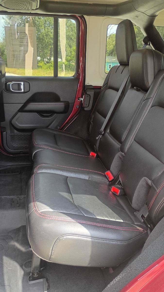 Used 2021 Jeep Wrangler Unlimited Rubicon AWD/4WD image 13