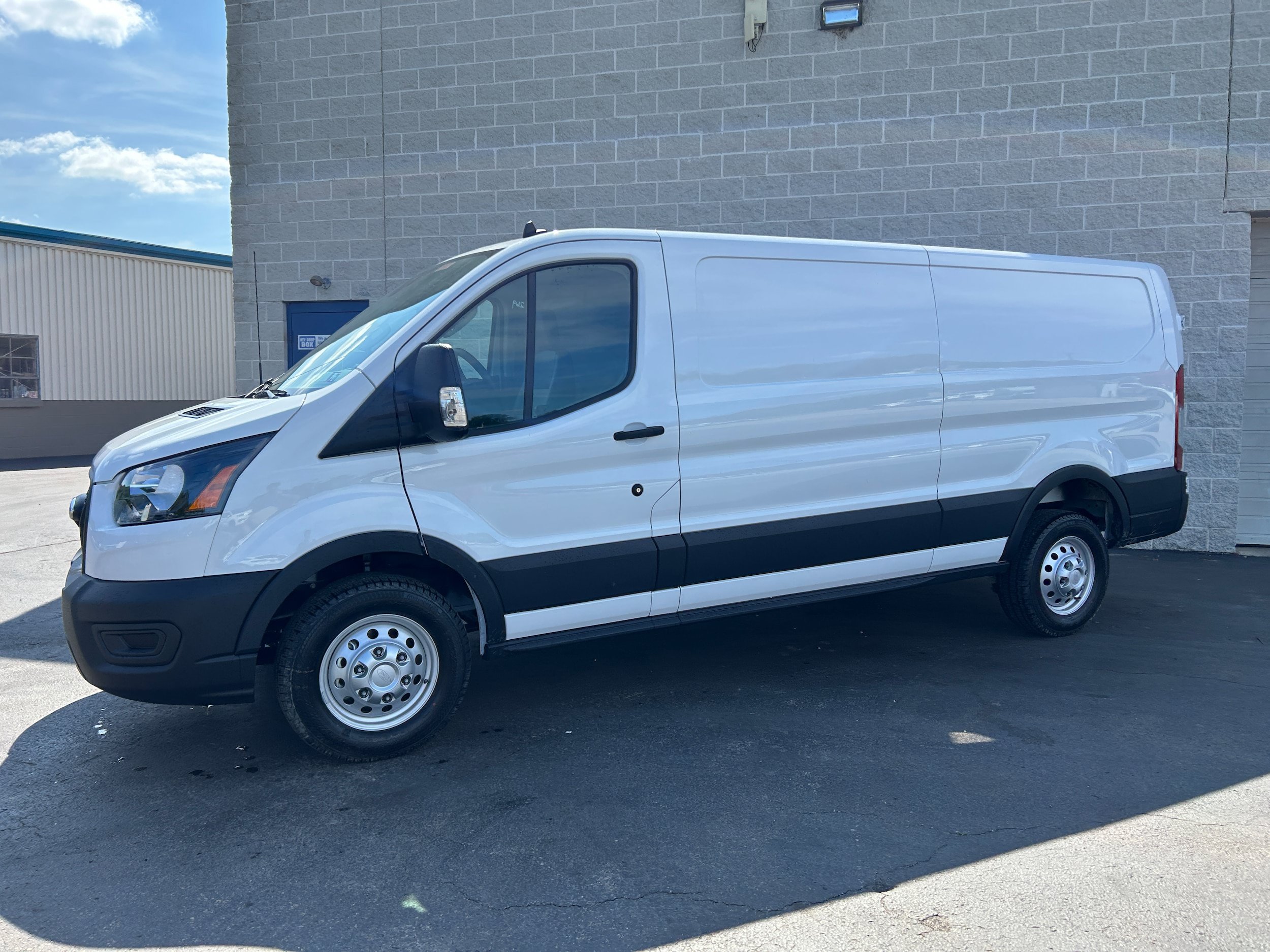 New 2025 Ford Transit 350 148 Low Roof RWD image 4