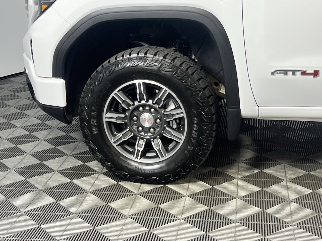 Used 2025 GMC Sierra 1500 AT4 image 11