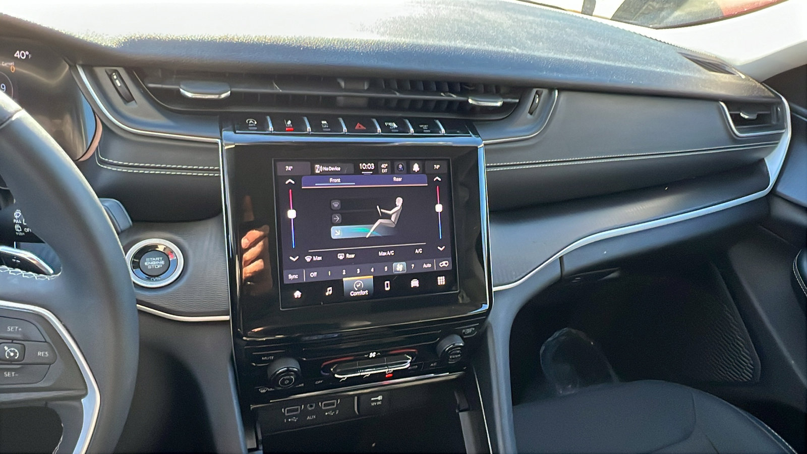 Used 2023 Jeep Grand Cherokee L Laredo image 33