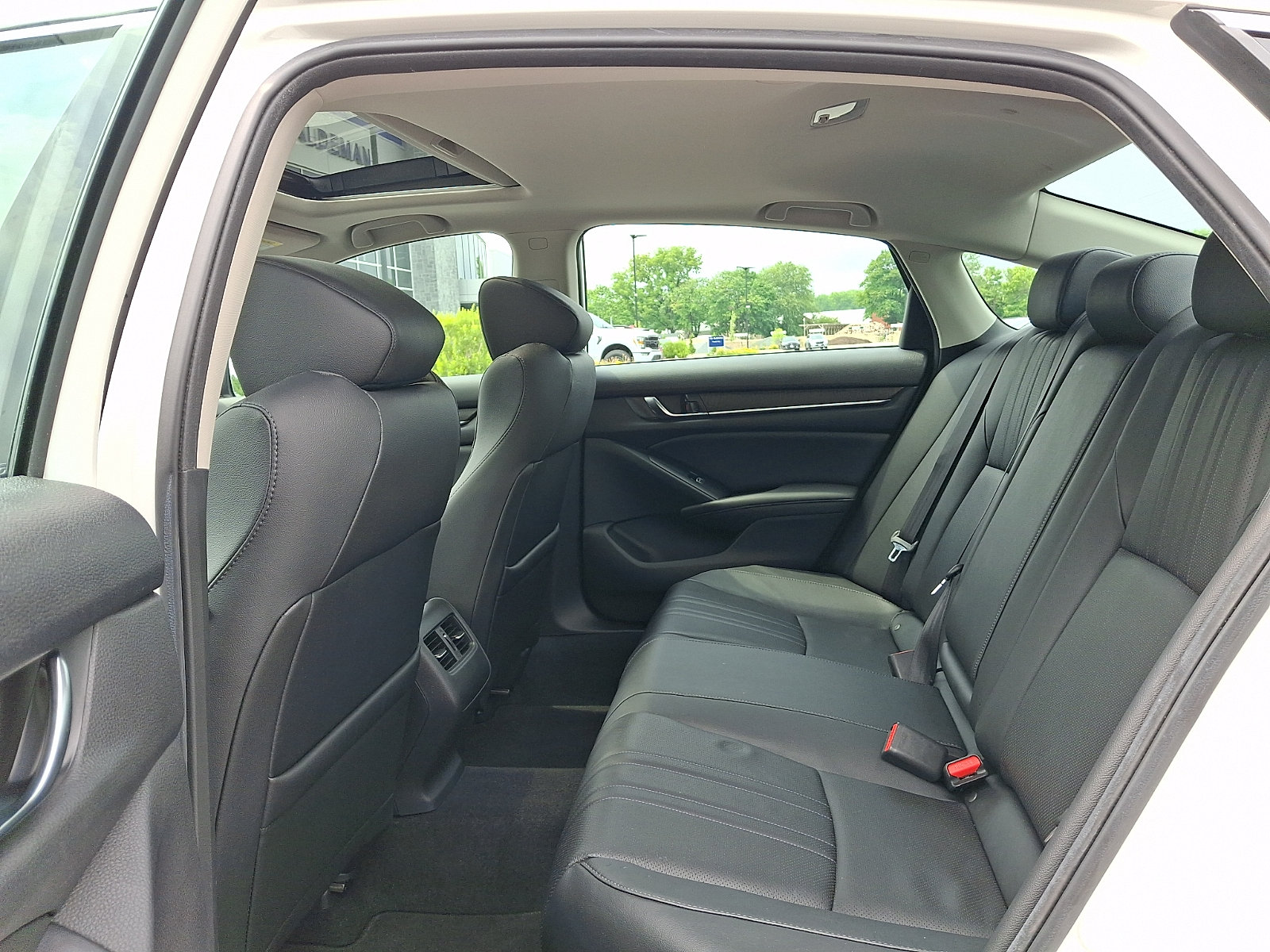 Used 2019 Honda Accord EX-L image 11