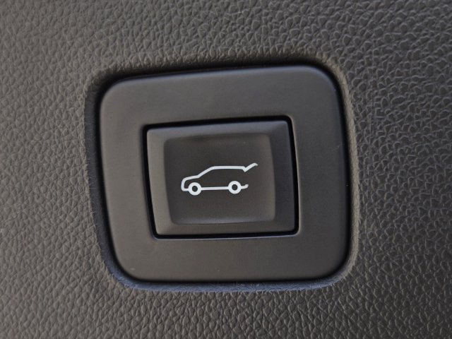 Used 2024 Buick Envista Sport Touring w/ Convenience I Package FWD image 10