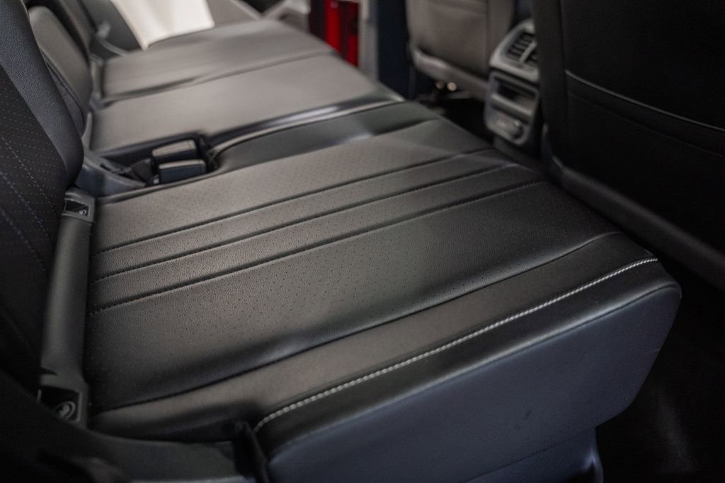 Used 2024 Volkswagen Tiguan SE R-Line image 32