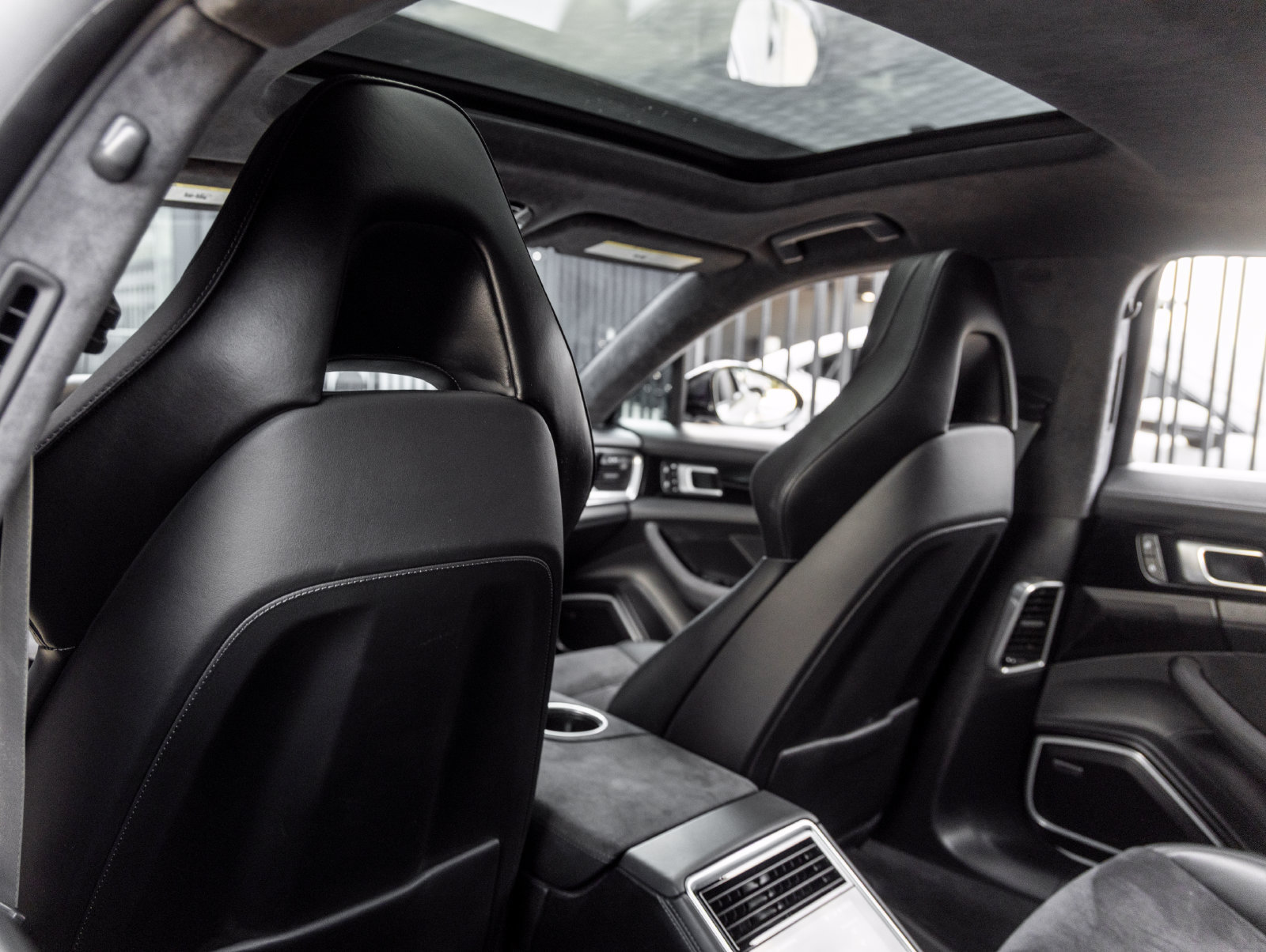Certified 2022 Porsche Panamera GTS w/ Premium Package AWD/4WD image 25