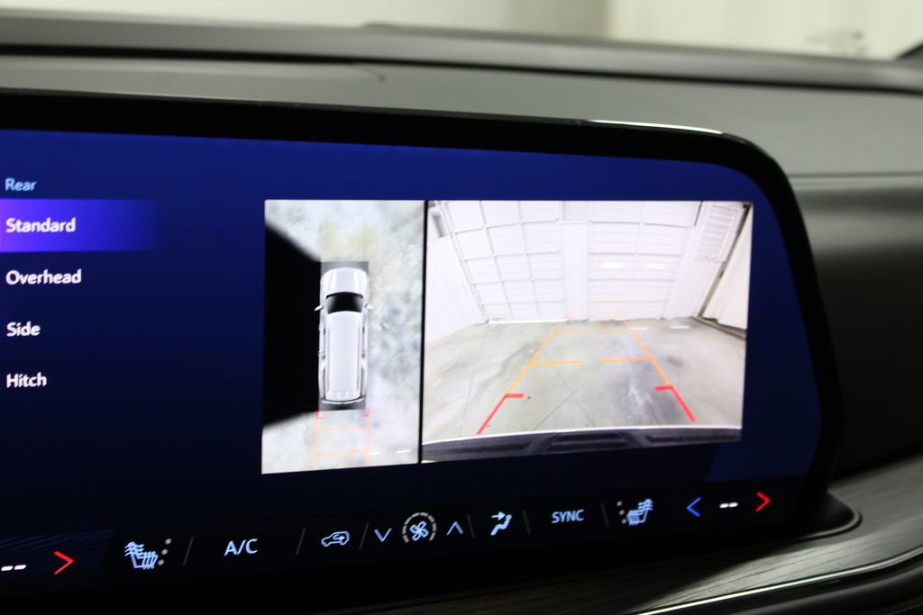 Used 2025 Chevrolet Suburban LT image 50