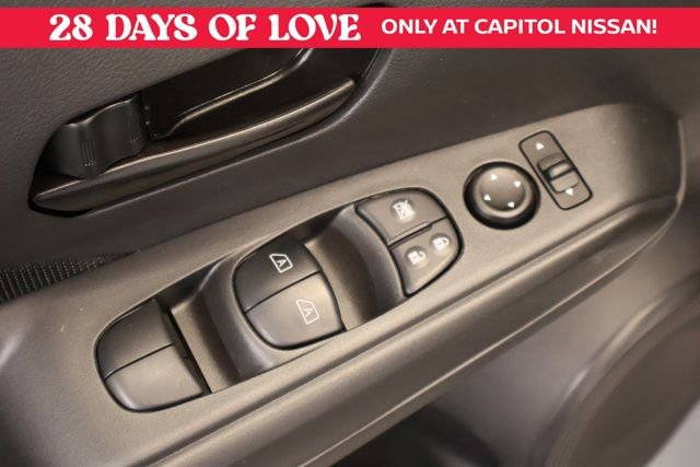 New 2025 Nissan Kicks Play S image 9