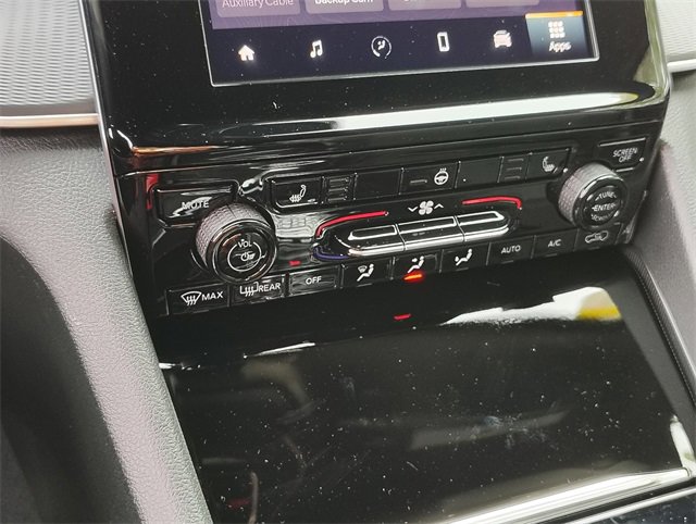 New 2025 Jeep Grand Cherokee Altitude image 25