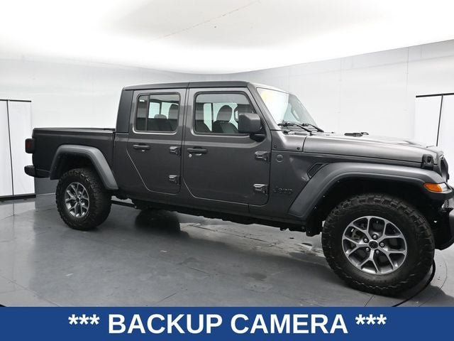 Used 2024 Jeep Gladiator Sport AWD/4WD video 3