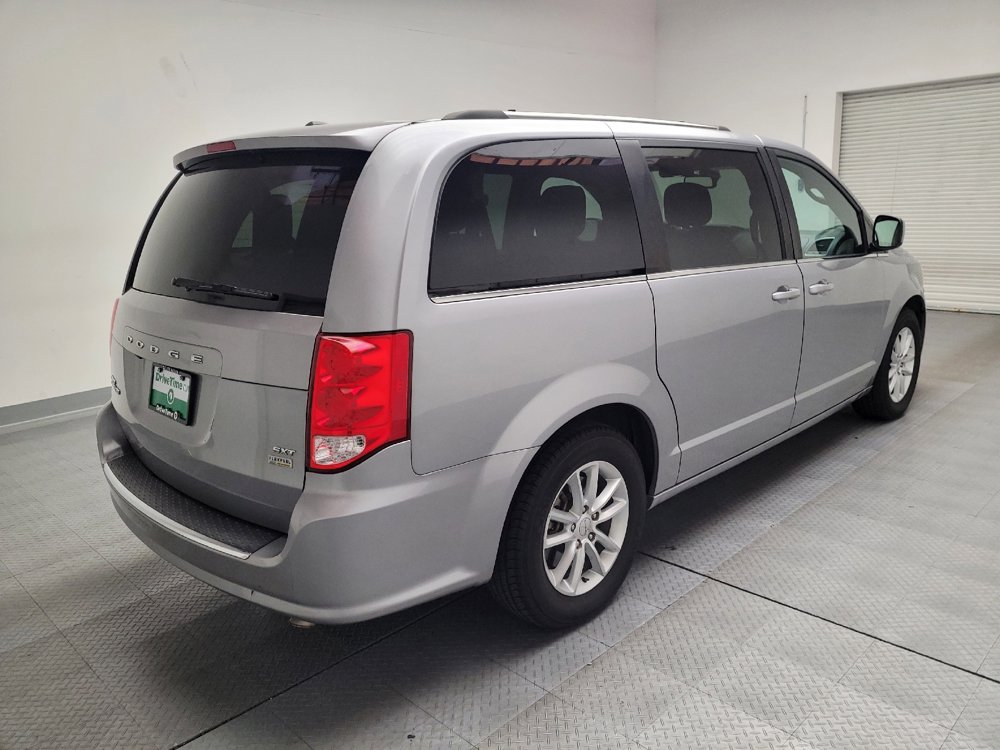 Used 2019 Dodge Grand Caravan SXT image 9