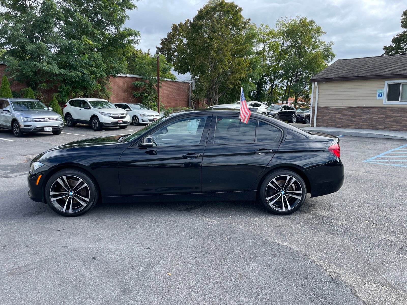 Used 2018 BMW 330i xDrive Sedan image 2