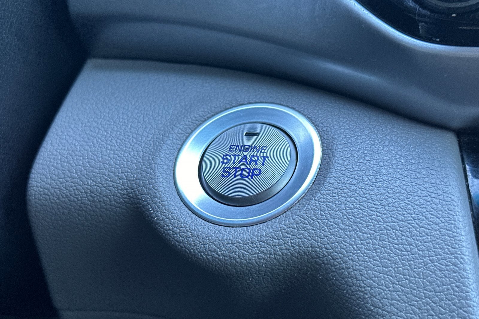 Used 2020 Hyundai Elantra Limited image 22