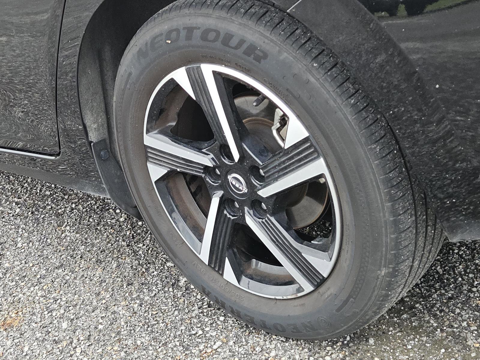 Used 2024 Nissan Sentra SV FWD image 7