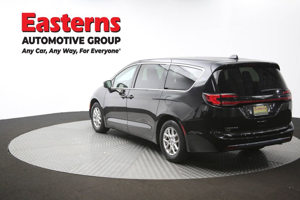 Used 2023 Chrysler Pacifica Touring-L FWD image 65