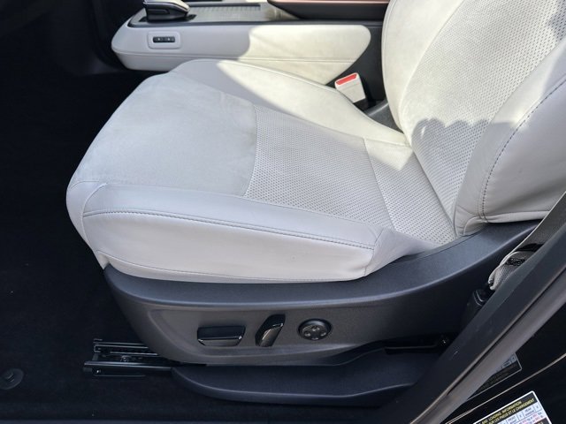 Certified 2023 Nissan Ariya AWD image 26