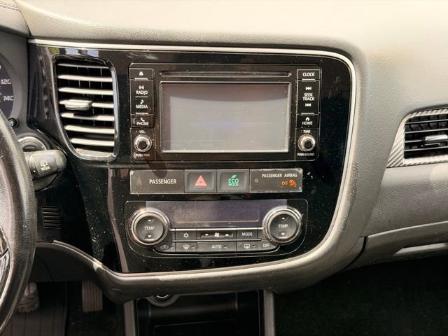 Used 2016 Mitsubishi Outlander SE FWD image 14