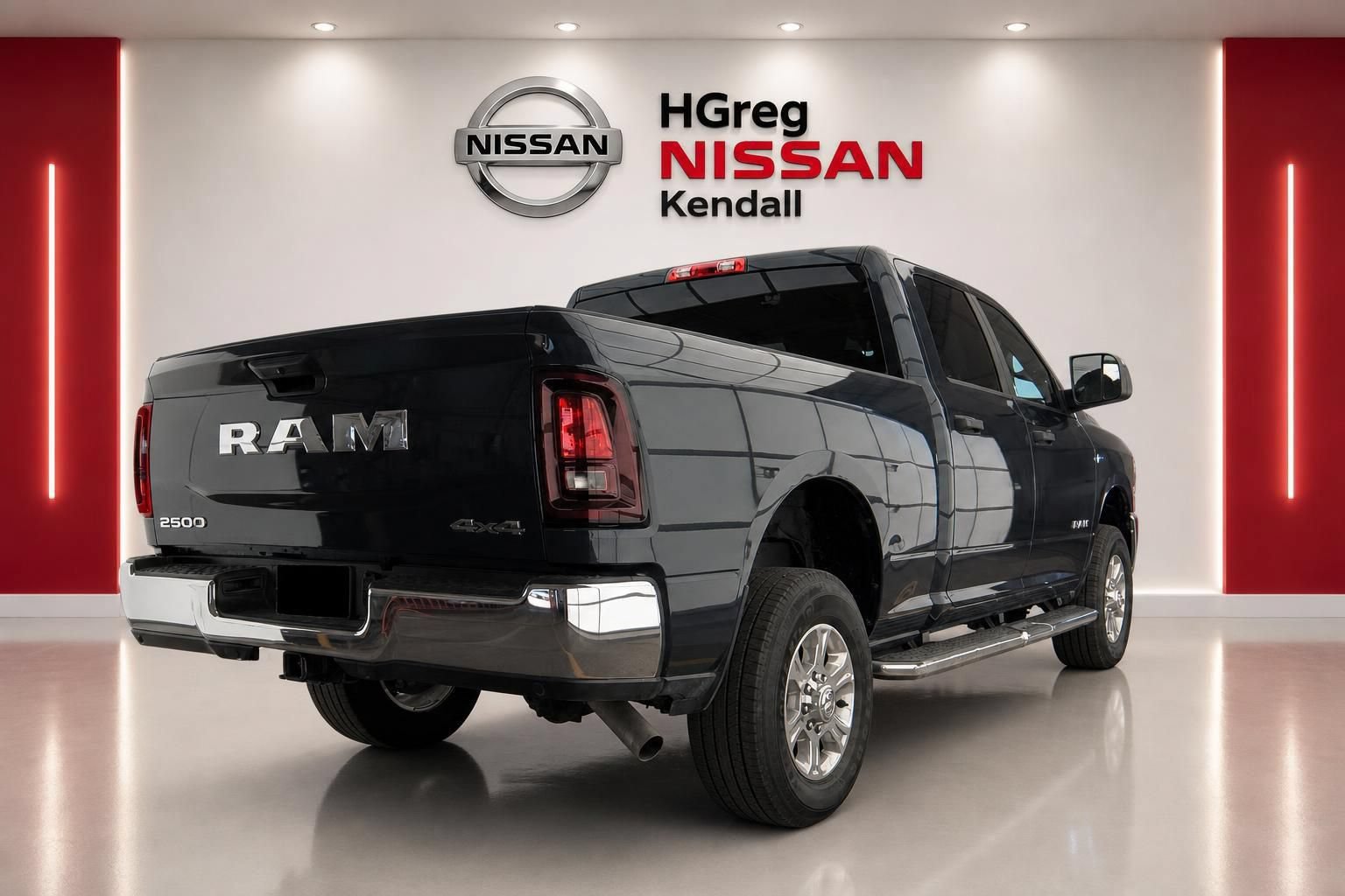 Used 2025 RAM 2500 Big Horn AWD/4WD image 4