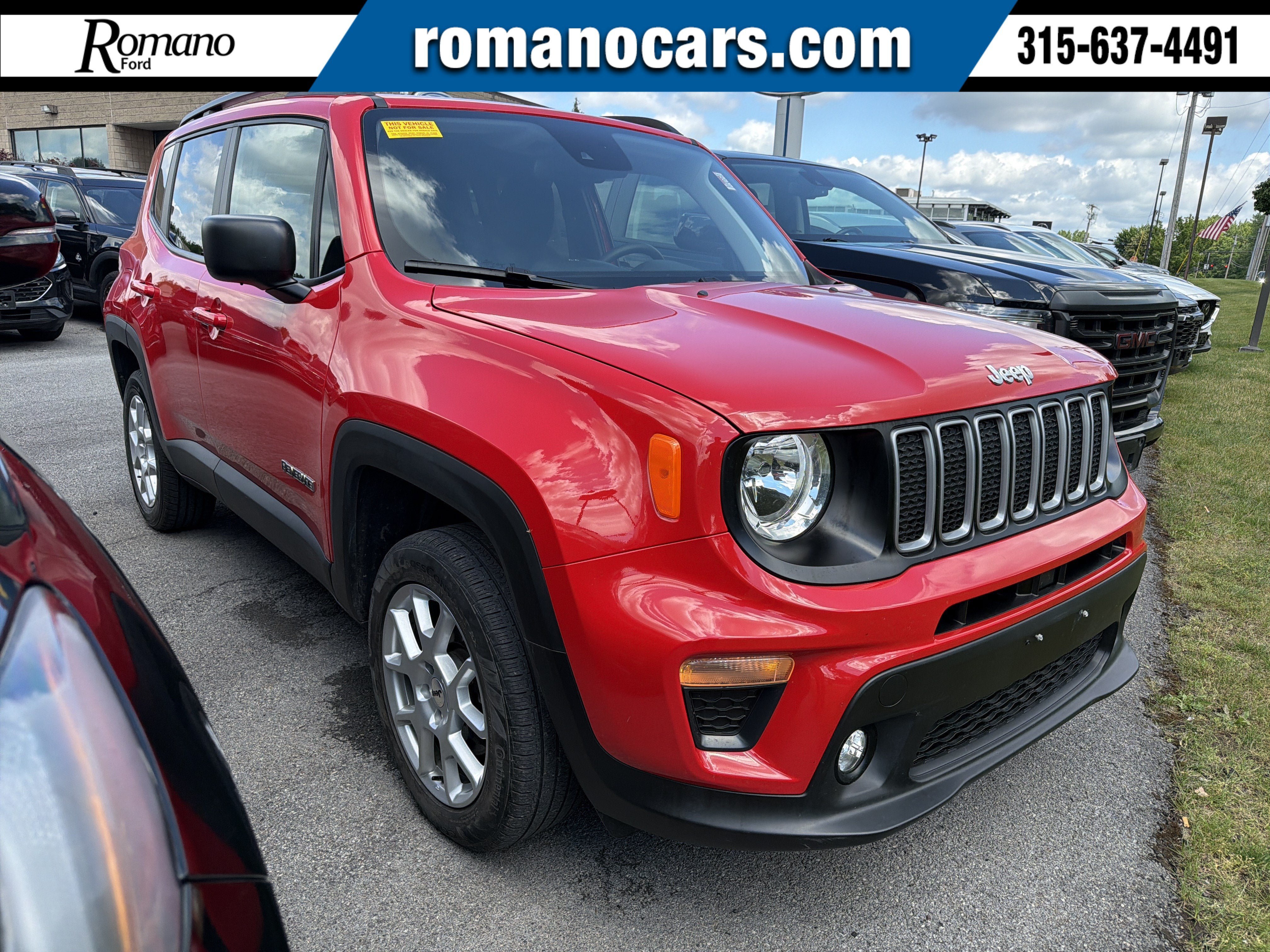 Used 2022 Jeep Renegade Latitude AWD/4WD image 1