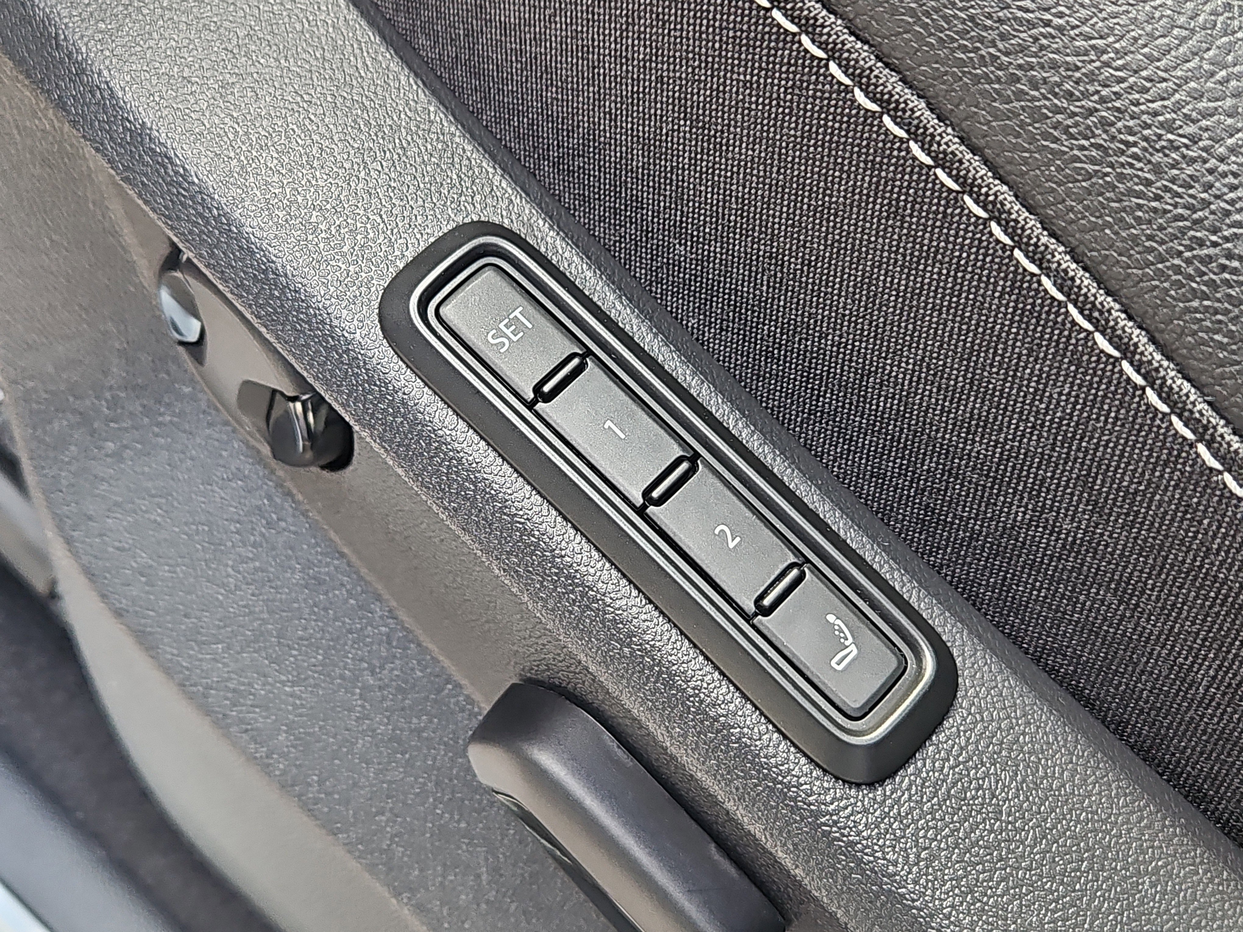 New 2026 Volkswagen Atlas SEL Premium R-Line image 15