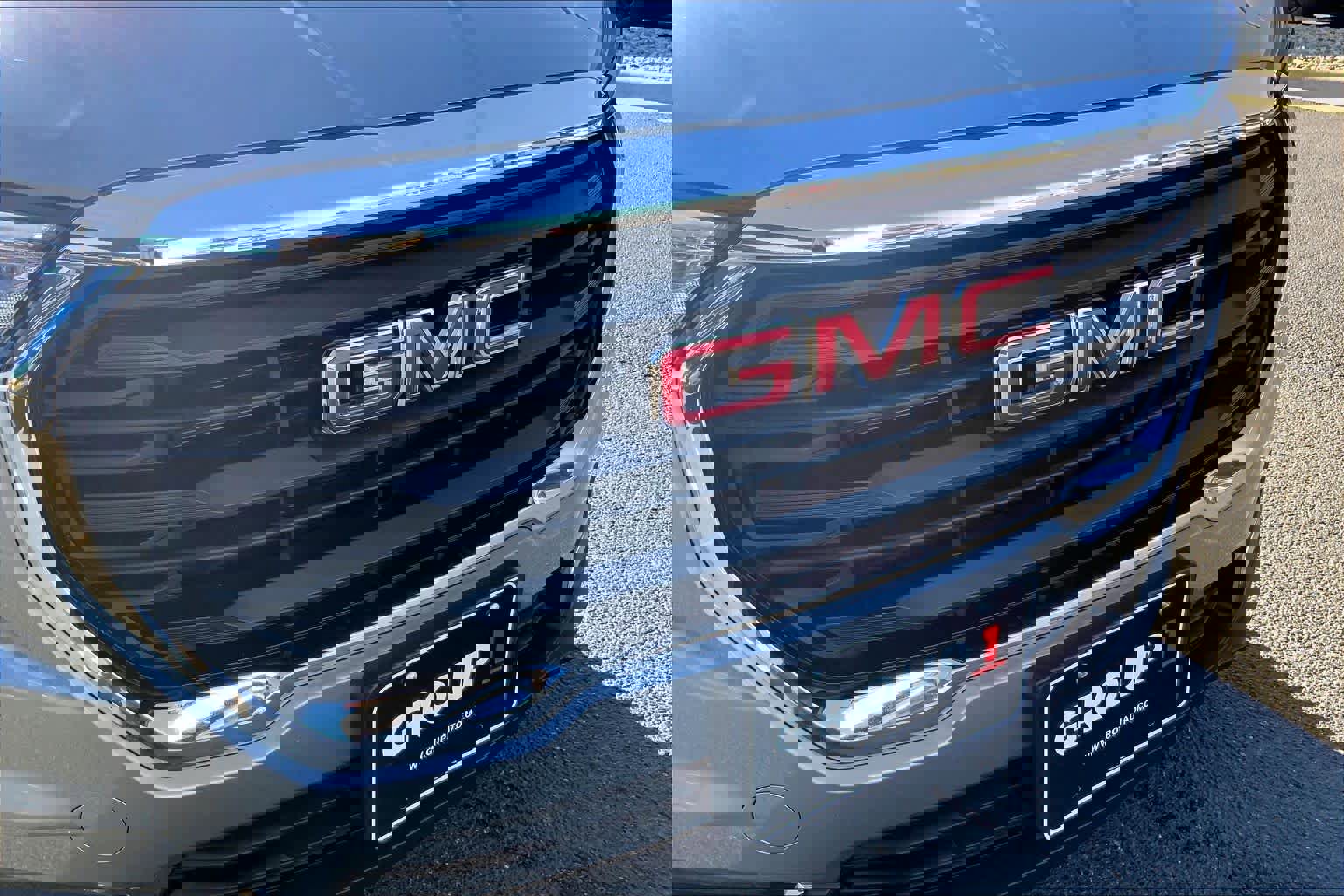 Used 2024 GMC Terrain SLE image 30