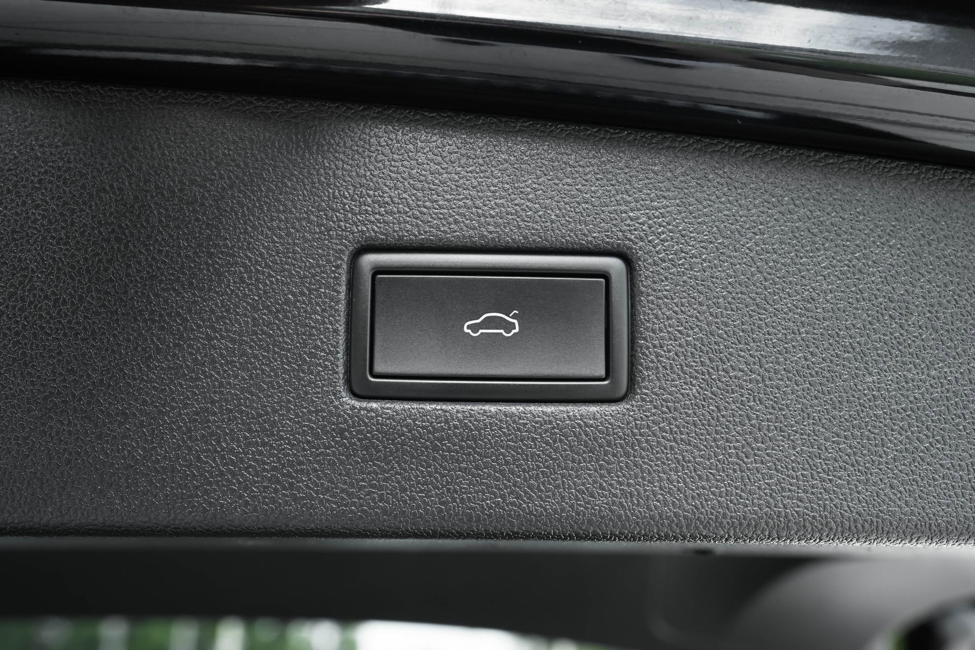 Used 2022 Volkswagen Tiguan SE R-Line image 41