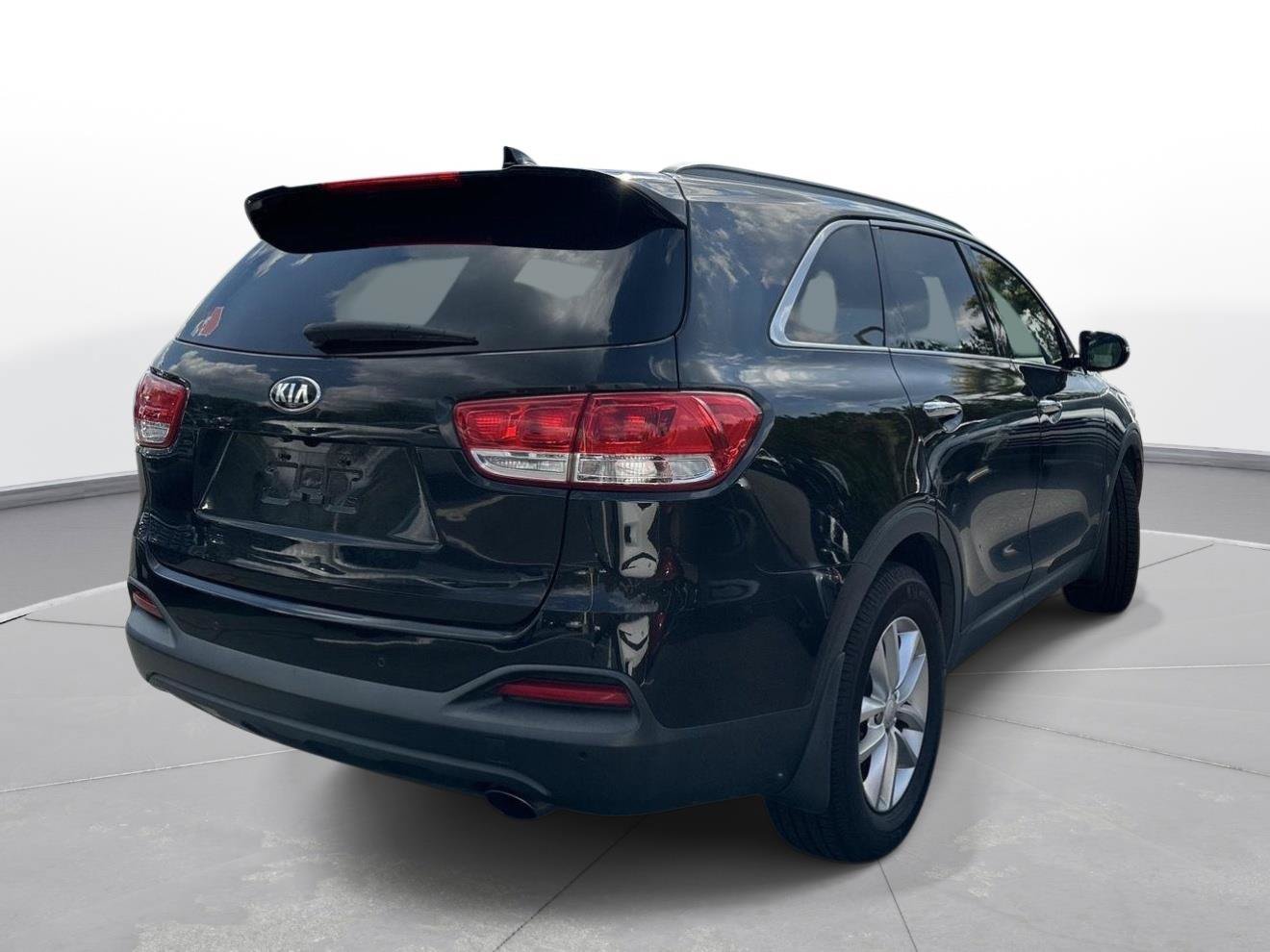 Used 2017 Kia Sorento FWD w/ LX Convenience Package image 6