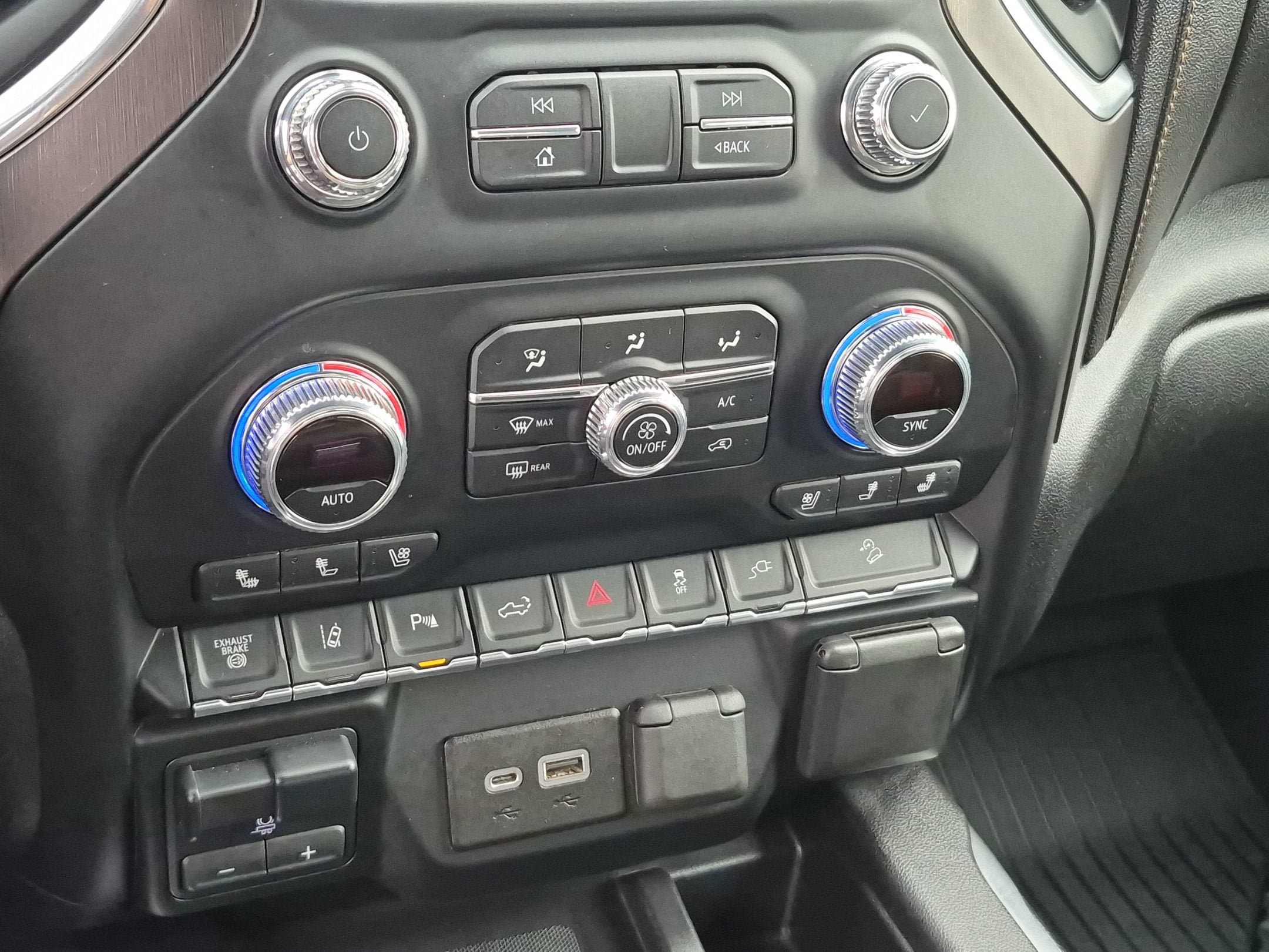 Used 2020 GMC Sierra 2500 AT4 w/ Technology Package AWD/4WD image 22