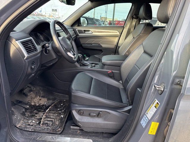 Used 2021 Volkswagen Atlas Cross Sport SE image 12