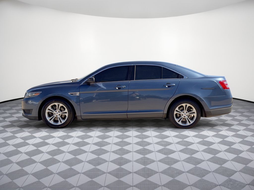 Used 2018 Ford Taurus SE FWD image 2