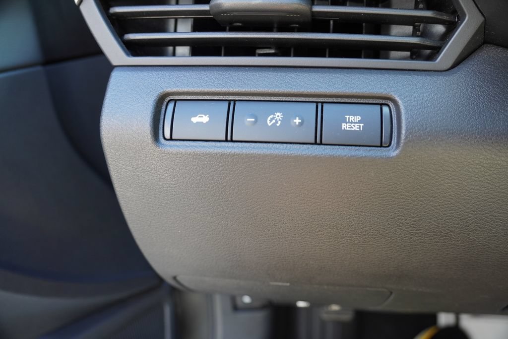Used 2025 Nissan Altima 2.5 SV FWD image 22