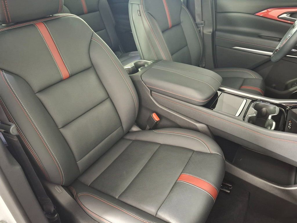 Used 2024 Chevrolet Traverse RS w/ LPO, Floor Liner Package image 36