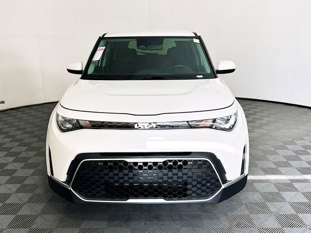 Used 2023 Kia Soul LX w/ LX Technology Package FWD image 8