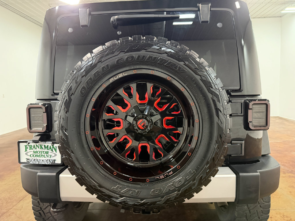 Used 2015 Jeep Wrangler Unlimited Sahara w/ Connectivity Group AWD/4WD image 96